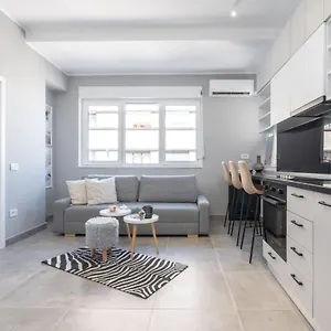 Minimalist Design In Magheru Appartamento